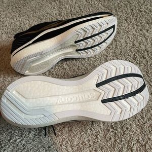 Brand new Saucony Endorphin Speed (first version). Men’s Size 10 and never worn.